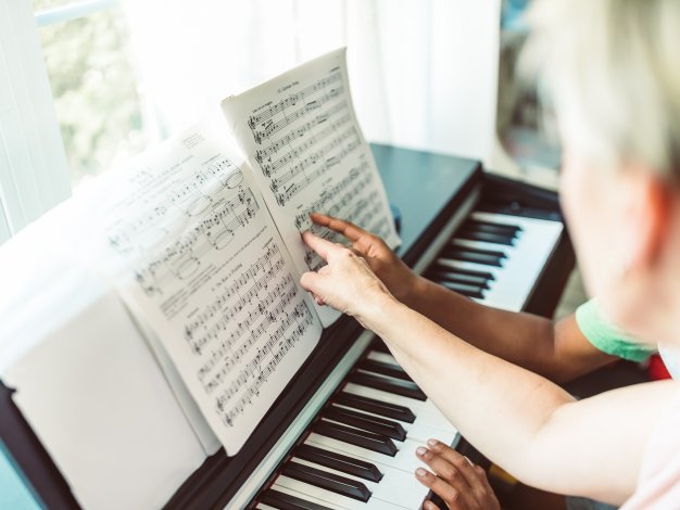 向上走?向下走?